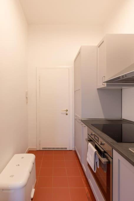 Elegante Bilocale Porta Genova - Mirable Pm Apartamento Milão Exterior foto