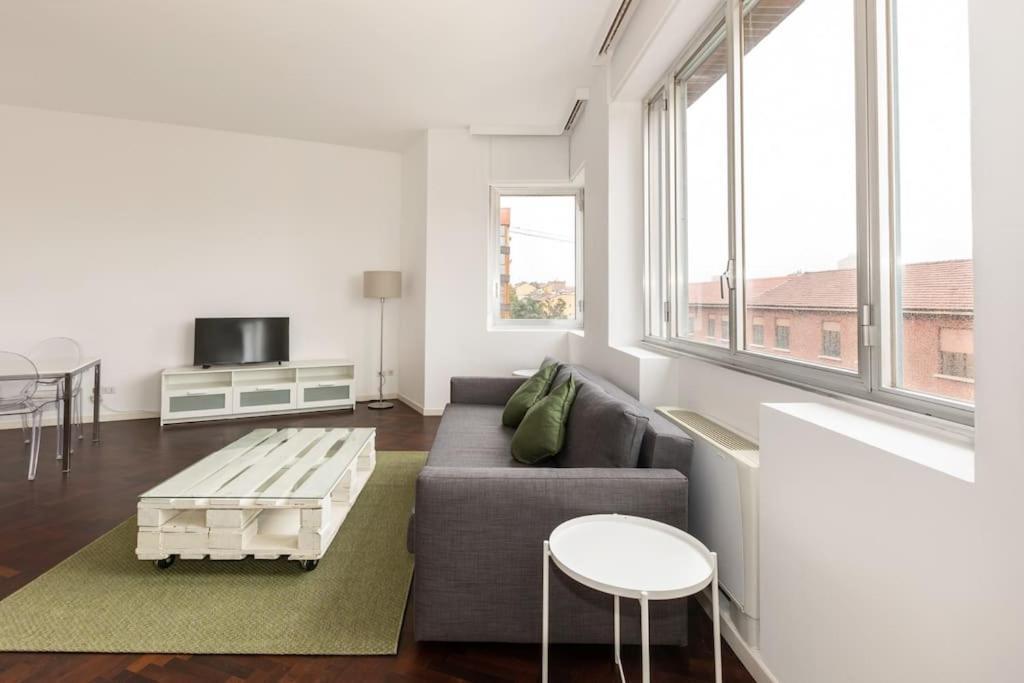 Elegante Bilocale Porta Genova - Mirable Pm Apartamento Milão Exterior foto